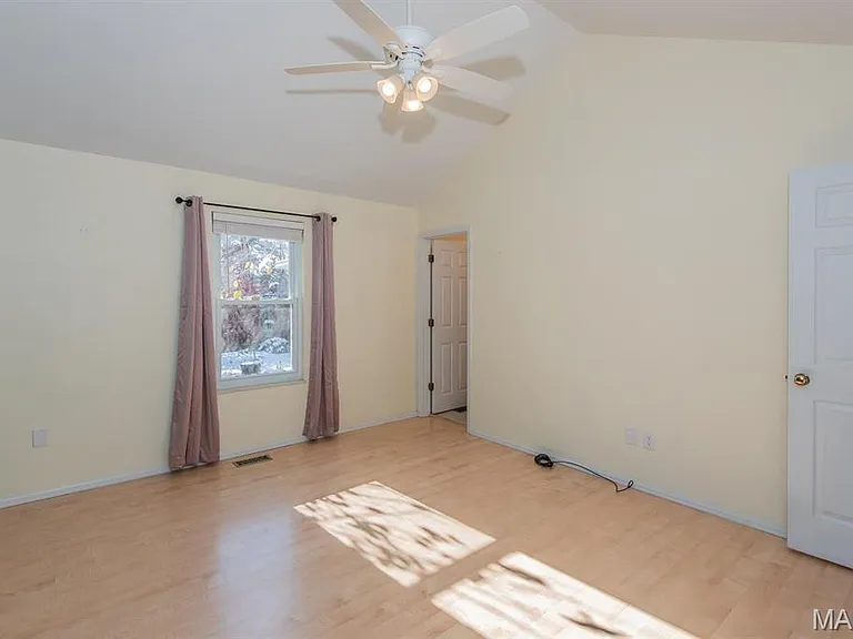 4 Barrington Dr — Photo 19