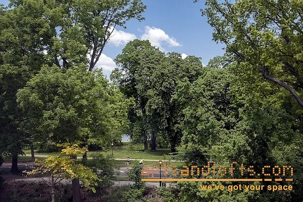 Rented by aptsandlofts.com | media 48