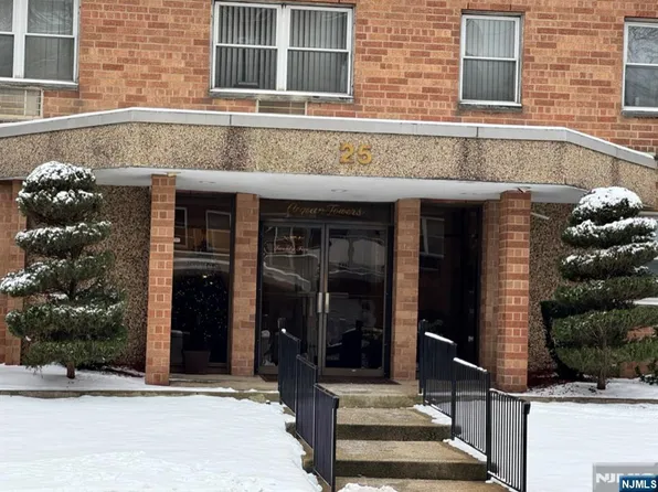 25 Jefferson St APT 3D, Hackensack, NJ 07601