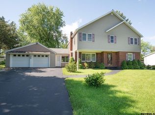 1 Knolls Rd, Niskayuna, NY 12309