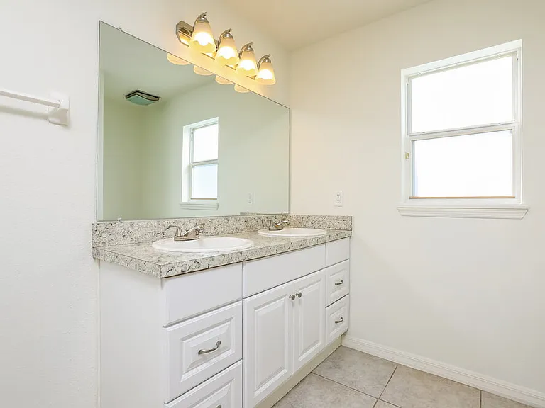 4408 Creeks Run Blvd — Photo 10