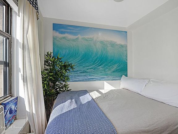 3rd image of 87 Saint Marks Pl APT 2B
