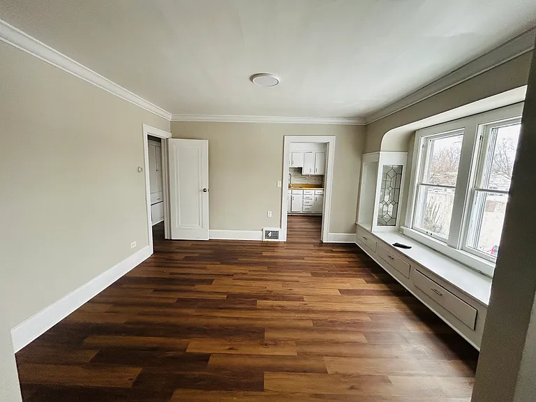 3266 E 140th St #1 — Photo 3