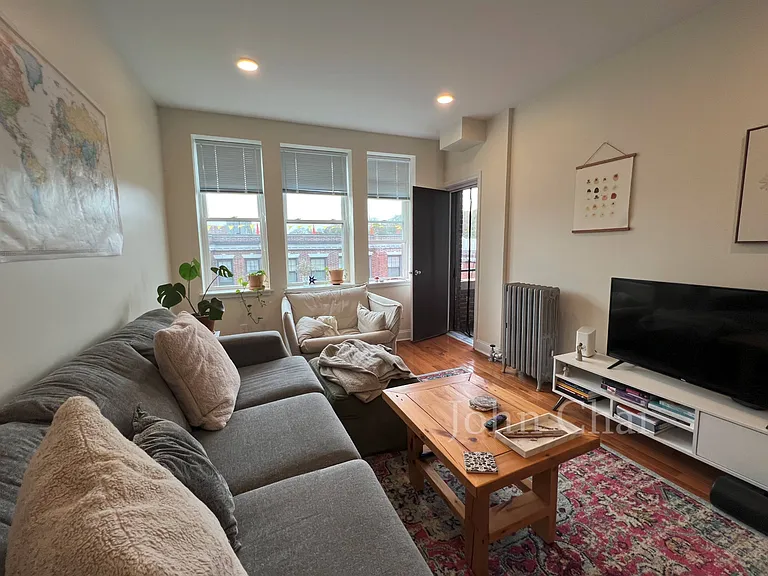 123 Sutherland Rd #N — Photo 5