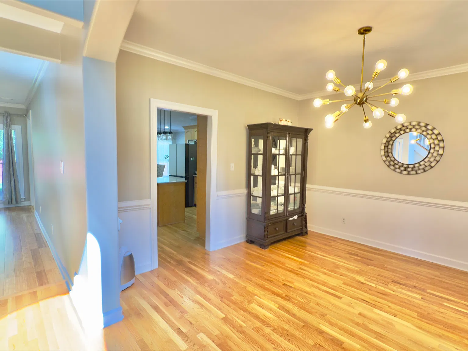 5 bed, 3.5 bath, 4160 sqft, $3,550 — Photo 3