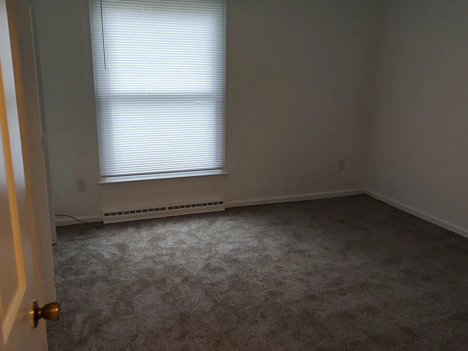 2 bed, 1800 sqft, $1,500 — Photo 3