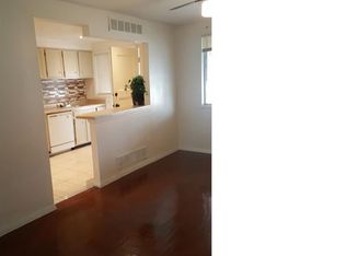 946 Foxridge Ln, Essex, MD 21221