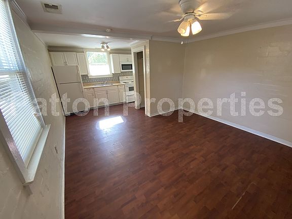 3rd image of 2102 Ervin St