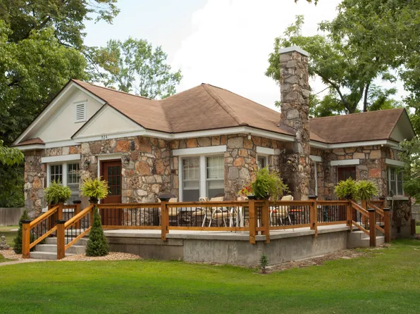 924 W Chestnut Street, Houston, MO 65483