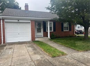 300 Woodhaven Rd, Pawtucket, RI 02861