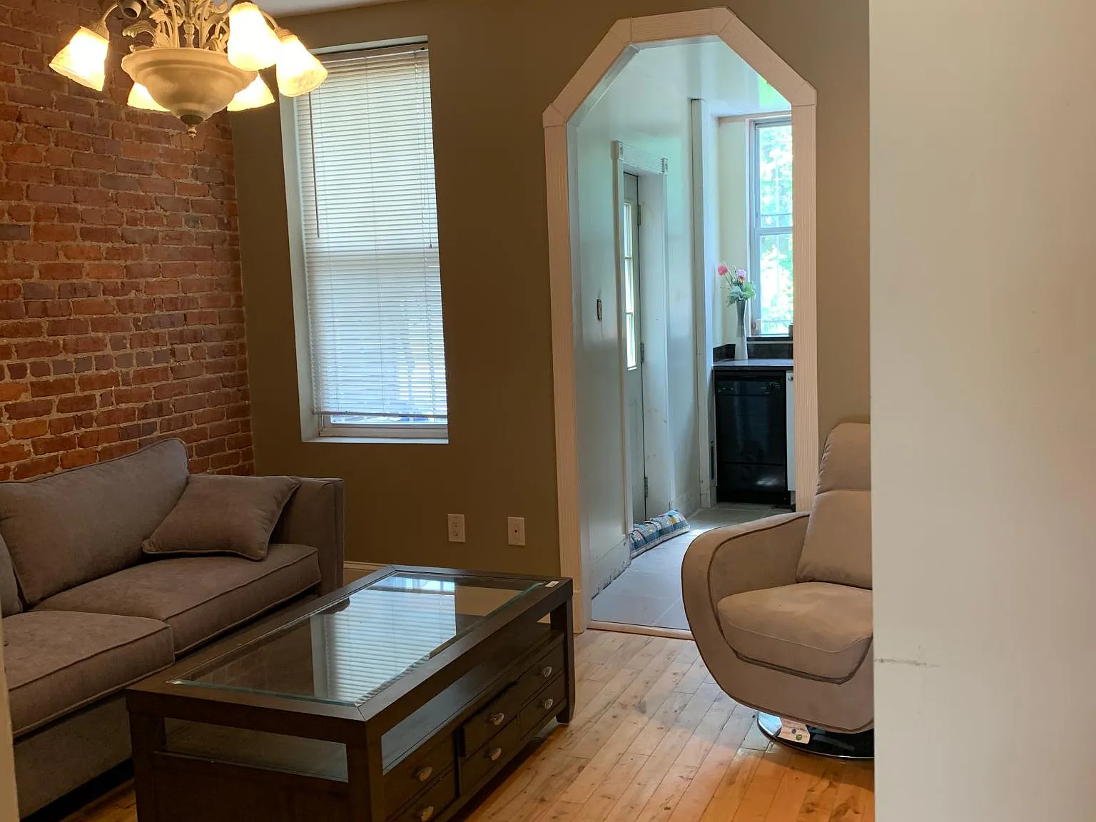 1122 5th St NE — Photo 3