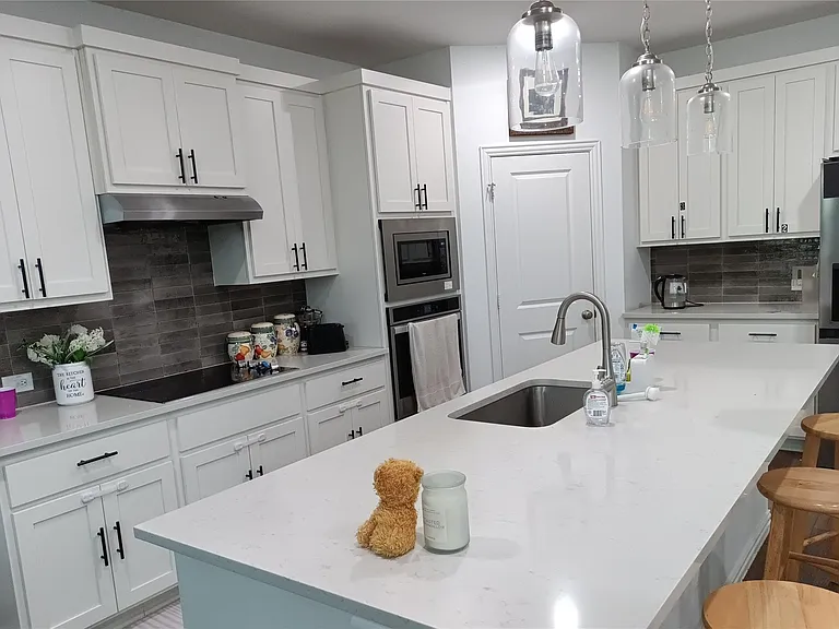 505 Virginia Way — Photo 4