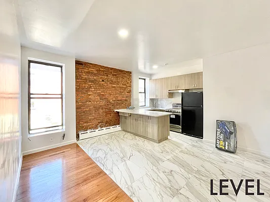 Rented by Level Group | media 3