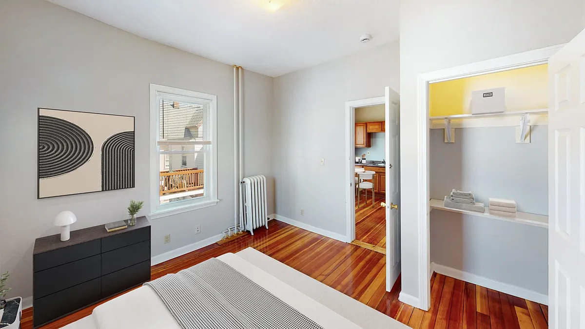 Building Photo - 52 Sumner St #5