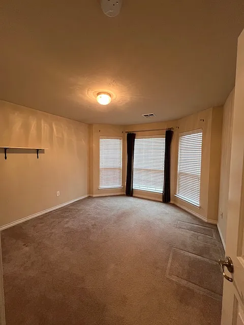 3 bed, 1574 sqft, $1,900 — Photo 4