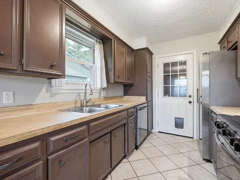 525 Parkview Dr — Photo 14
