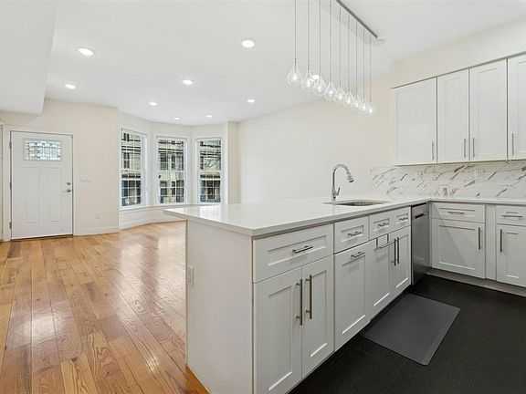 4th image of 489 Mercer St Floor 2