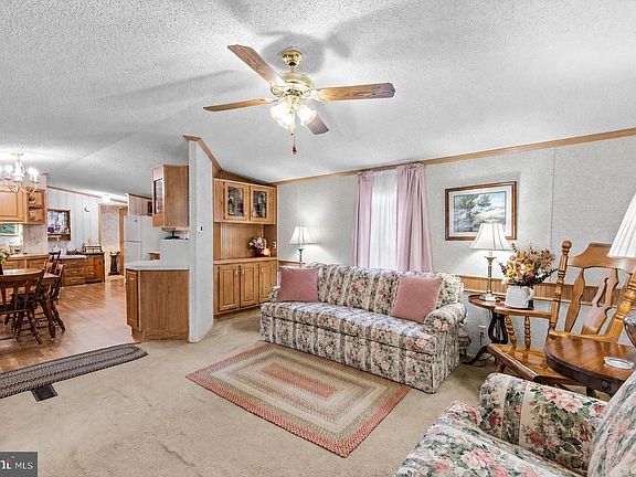 4th image of 28056 Avalon Dr