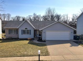 1111 Emerald Woods Ct, Davenport, IA