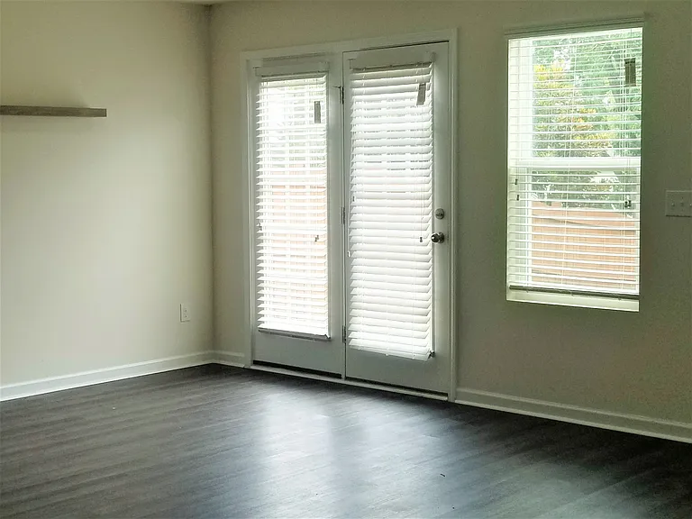 513 Eastfair Dr — Photo 10