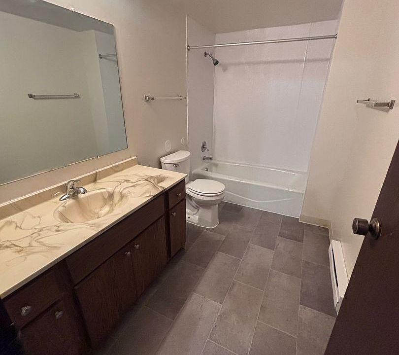 2nd image of 2050 Meadow Ln APT 1-12