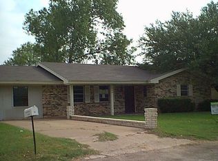 608 Braune St, Hico, TX 76457