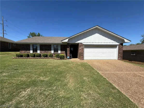 8707 Lee Cir, Fort Smith, AR 72903