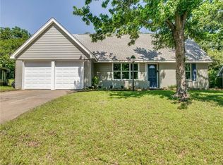 1615 England Rd, Arlington, TX 76013