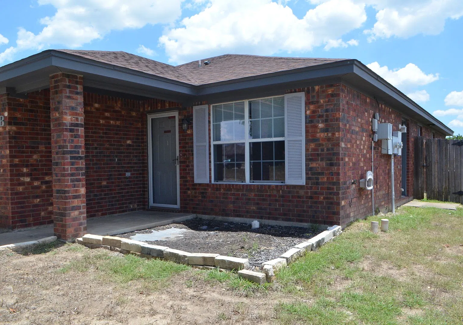 406 Primrose — Photo 1