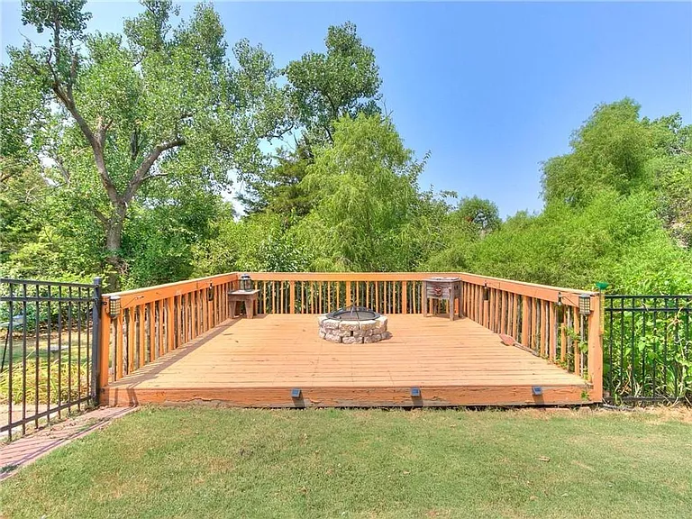 12105 Western View Dr — Photo 10
