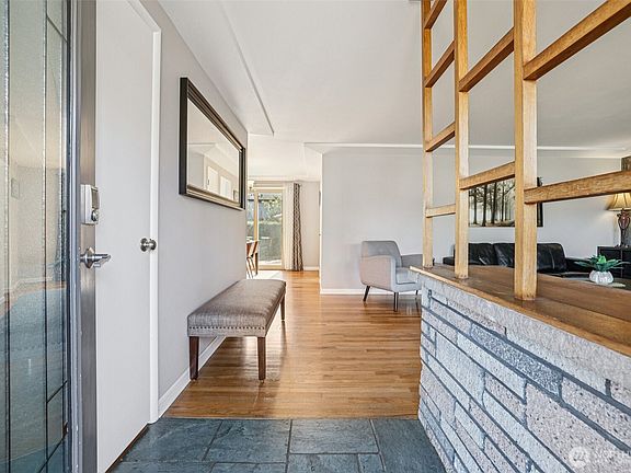 4th image of 11537 Corliss Avenue N