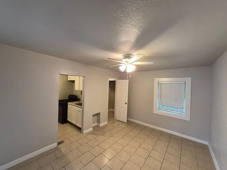 115 Caldwell St #8 — Photo 6