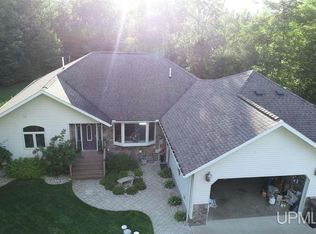 154 Lakeside Rd, Manistique, MI 49854