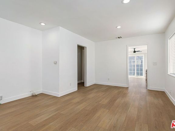 3rd image of 11208 Califa St