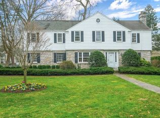 24 Oak Ln, Scarsdale, NY 10583