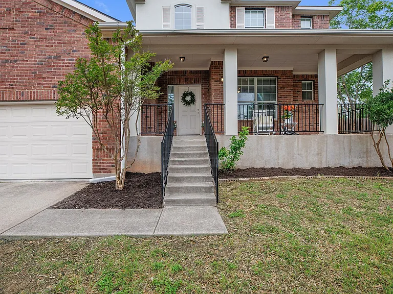 2400 Saddle Blanket Pl — Photo 4