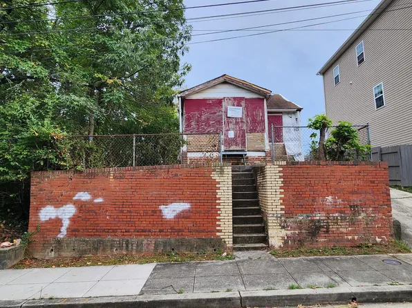 4953 D St SE, Washington, DC 20019