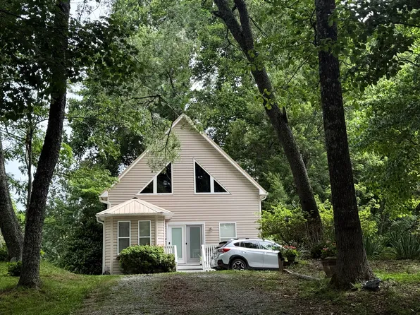 40 Pisgah Shadows Way, Hendersonville, NC 28739