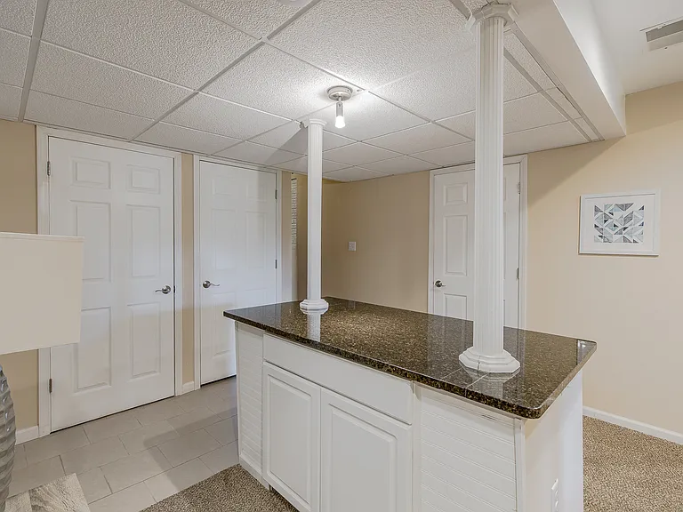 300 Stratford Ln #300 — Photo 35