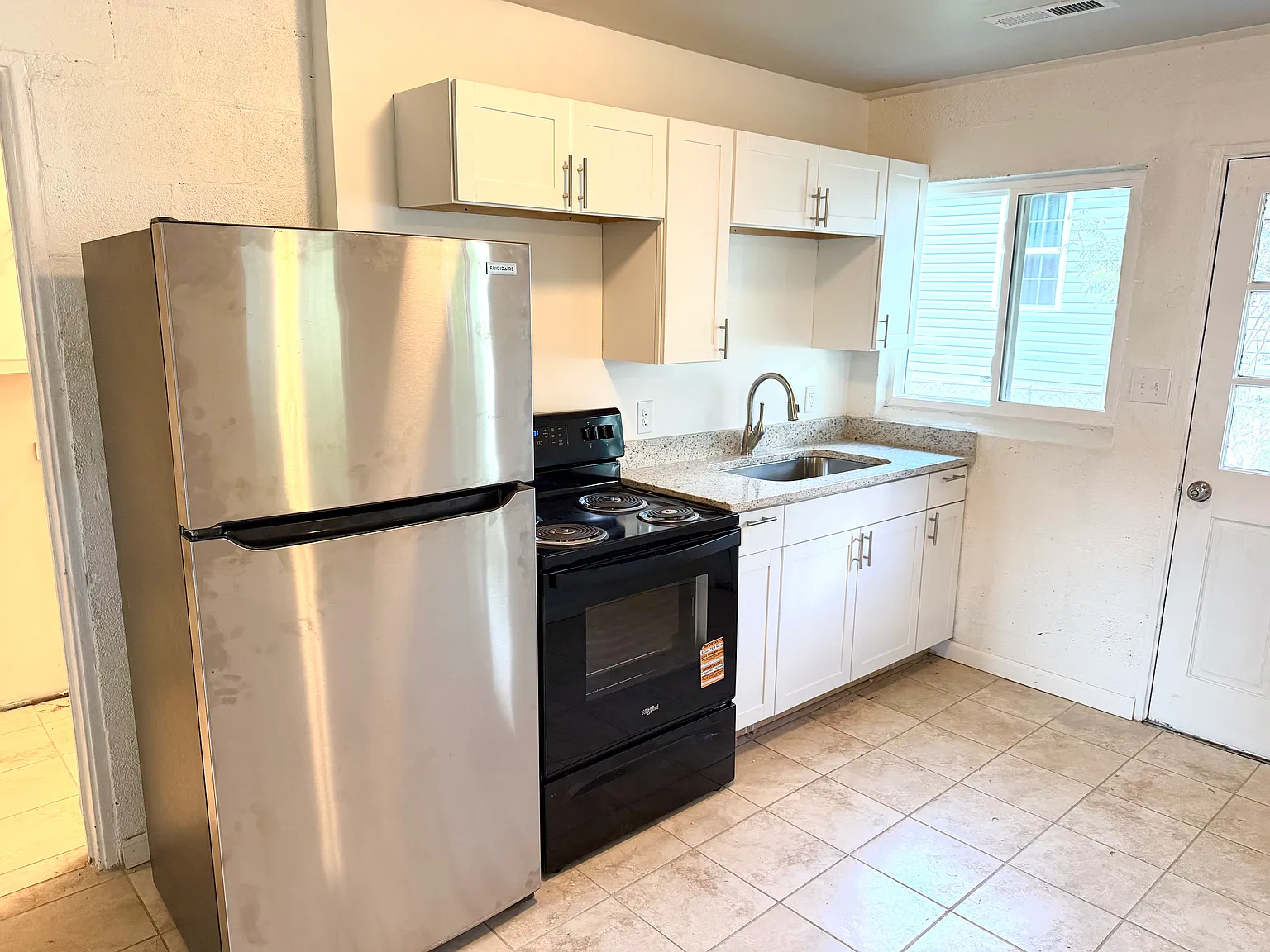 2 bed, 641 sqft, $1,200 — Photo 3