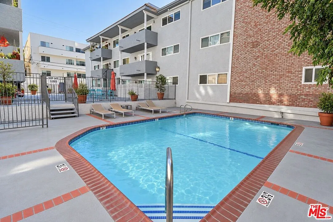 3 bed, 2.5 bath, 1431 sqft, $4,600 — Photo 1