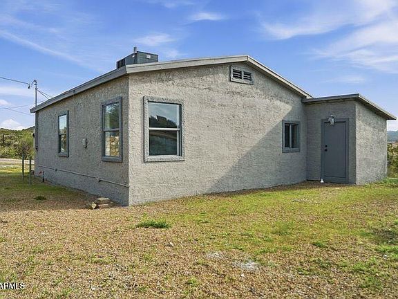 3rd image of 479 N SUNNYSLOPE Drive