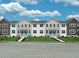 22 N Conifer Dr, Elizabethtown, PA 17022