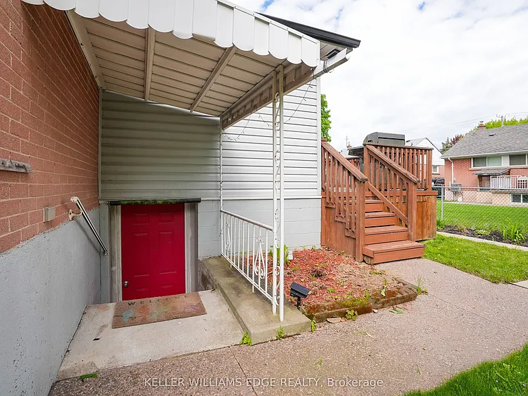 13 Beaucourt Pl #LOWER — Photo 3