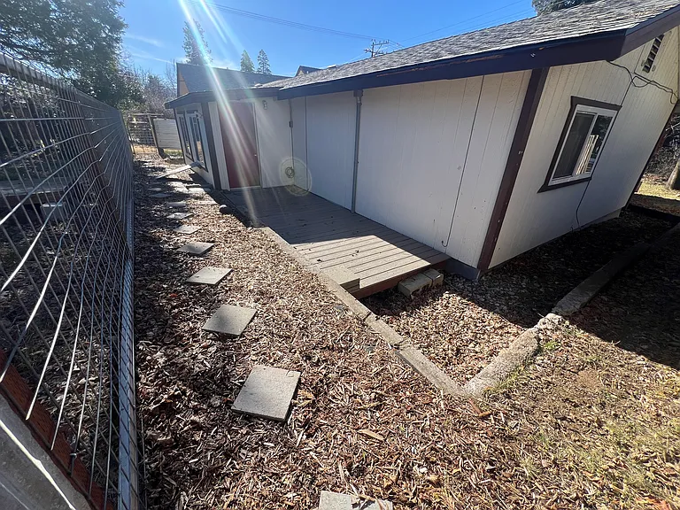 512 Mill St — Photo 12