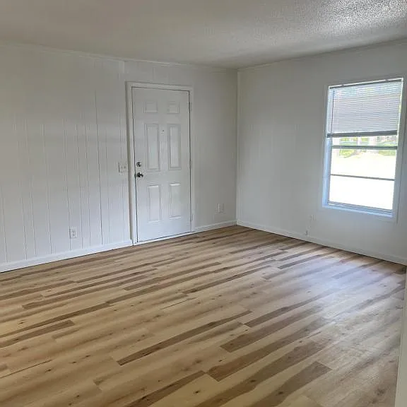 713 N Coffee Rd — Photo 6