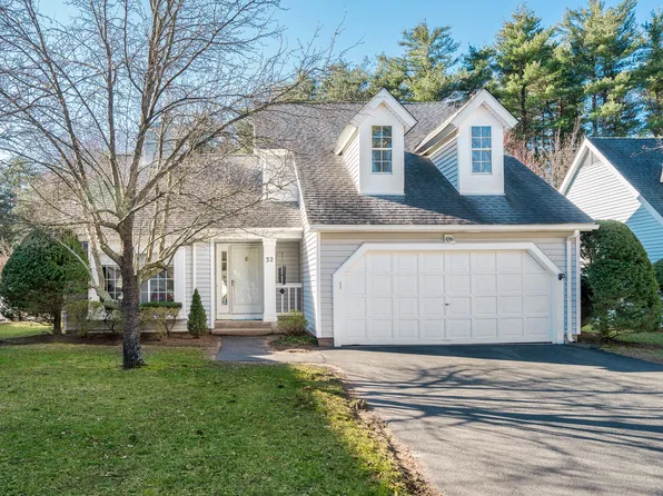 32 Southbridge Court #32, Simsbury, CT 06070