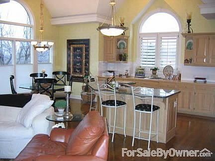 Kttchen & Hearth Room
						:
						Lots of Sunlight Exposure