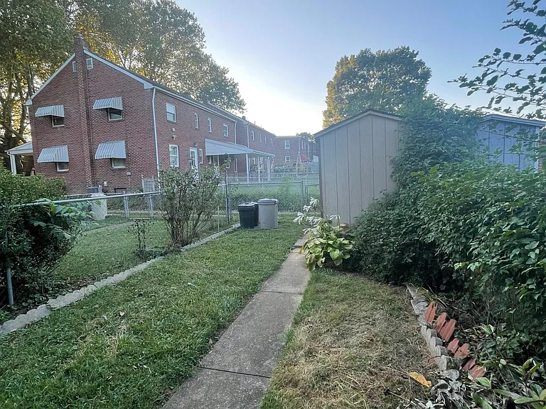 839 Union St — Photo 9