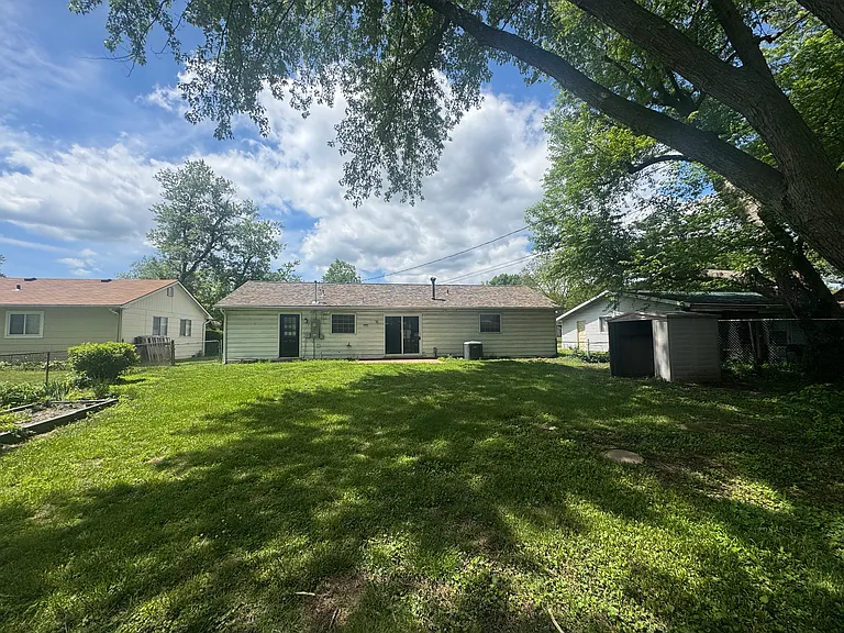 6116 Old Collinsville Rd — Photo 10